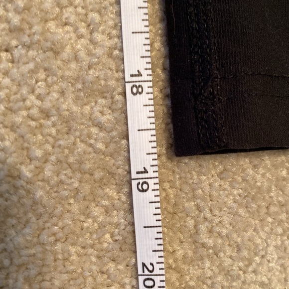 Nike DRI-FIT ONE legendary pant in black medium. Excellent condition. - Picture 9 of 14